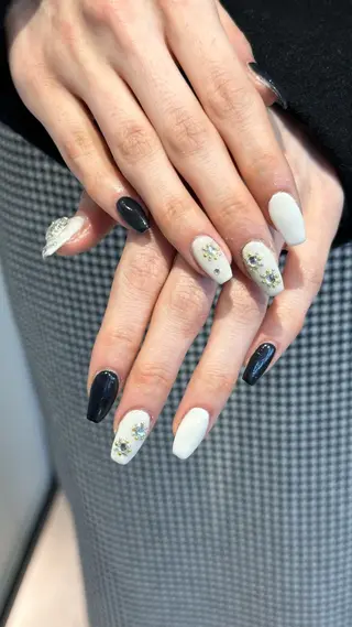 ネイル 🎀韓国レイヤー特化 🎀ベージュ/ミクのヘアスタイル