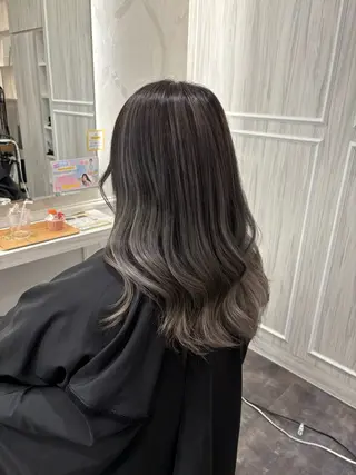 カラー 🌟心斎橋レイヤー 艶ハイトーン/ウルフのヘアスタイル