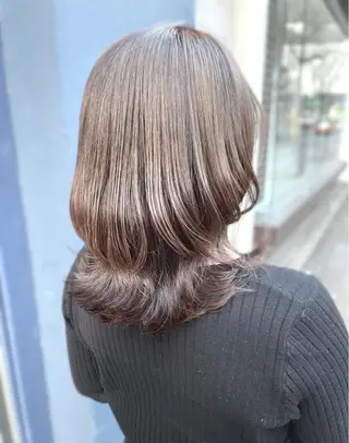 ミディアム 馬場智哉 白髪ぼかしハイライトのヘアスタイル