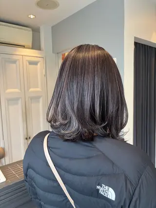 ミディアム カラー 栗林 茉那のヘアスタイル