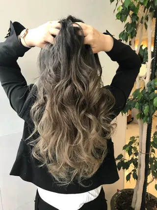 ロング カラー RAG副店長伊藤 真規のヘアスタイル
