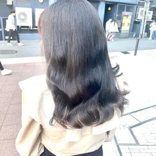ミディアム カラー 色白に見える暗髪 梅田・増田のヘアスタイル