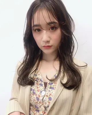 セミロング 鎌倉 彩のヘアスタイル