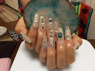 ネイル フラワー ムーンのネイルデザイン