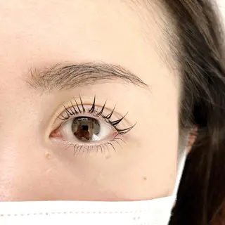 アイブロウ エルフ岩佐 奈々のマツエク・マツパデザイン