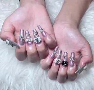 ネイル RAFFINE 月🦋🩵のネイルデザイン