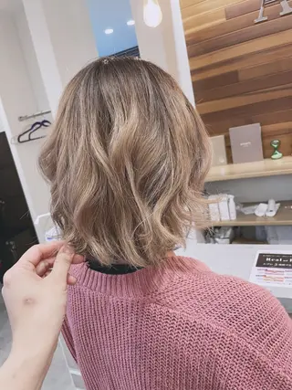 ミディアム カラー no4ナチュラル戸祭所属・山越 美裕樹のヘアスタイル