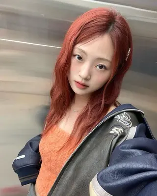 カラー 韓国アンニュイ/ アミのヘアスタイル