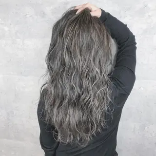 ロング カラー アンダーバーホワイト_WHITE所属・_WHITE芝本 賢吾【天王寺店】のヘアスタイル
