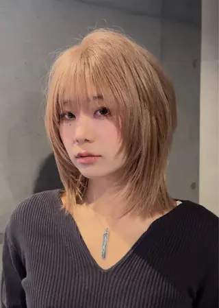 セミロング カラー だいち/ブリーチ/ レイヤーカットのヘアスタイル