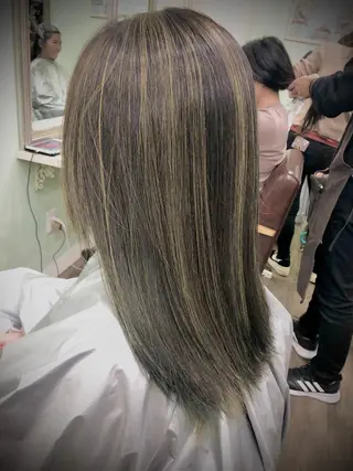 セミロング カラー 🌟髪質改善ケアカラ ー美髪縮毛矯正y🌟のヘアスタイル