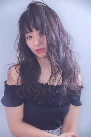 ロング カラー 伊藤 裕貴のヘアスタイル