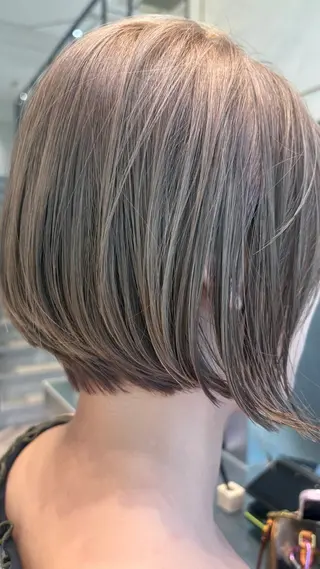 ショート 李 文のヘアスタイル