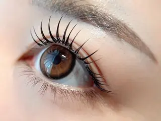 マツエク・マツパ Crescent Eye SHIMUの眉毛・アイブロウイメージ