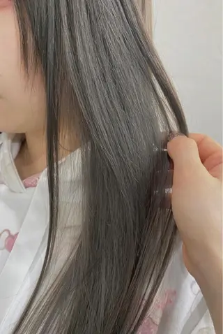 セミロング カラー ヘアアレンジ 暗髪カラー🫐パーマ おくだりんかのヘアスタイル