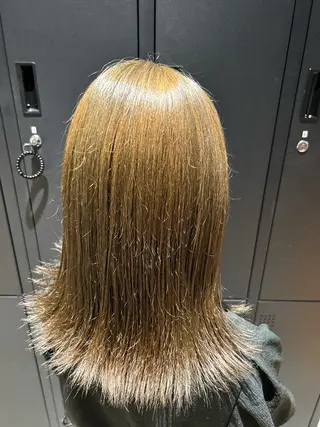 セミロング インナーカラー🌏 櫻井海星のヘアスタイル