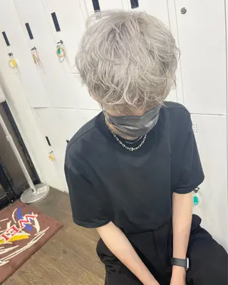 ショート カラー ヒカ/外国人風 デザインカラーのヘアスタイル