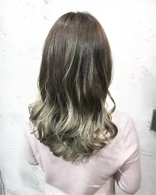 セミロング カラー ヘアアレンジ ✨艶髪✨透明感✨ 山内大樹のヘアスタイル