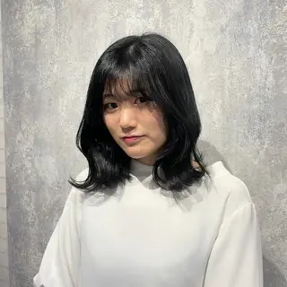 ミディアム カラー りほ/顔周りカット/ レイヤーカットのヘアスタイル