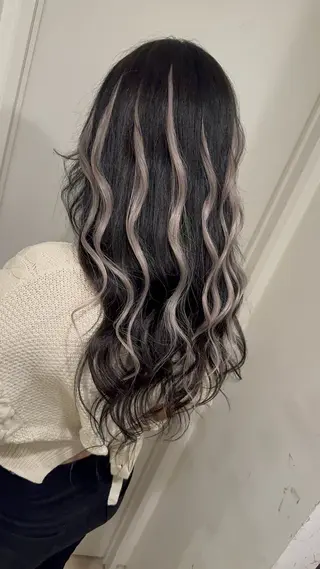 ロング カラー ヘアアレンジ 🔥ハイトーンカラー ギャルNAOKI🔥のヘアスタイル