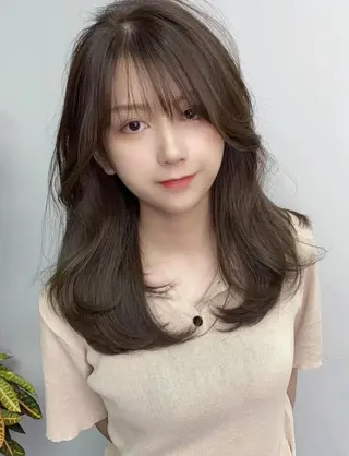 ミディアム レイヤー/ハッシュ 渋谷/サッタのヘアスタイル