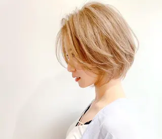 ショート カラー 小森 綾のヘアスタイル
