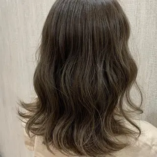 ミディアム カラー ヘアアレンジ 🫧透け感⋆艶髪💎 山口アヤカのヘアスタイル