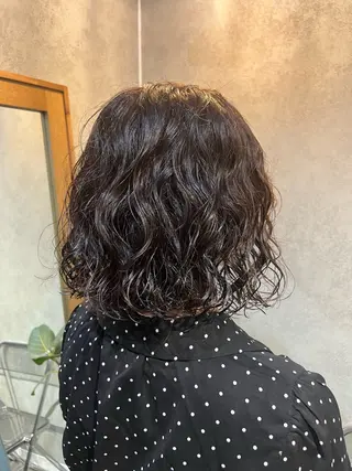 ショート パーマ ボブ/プツッとボブ/ 暖色カラー/モエのヘアスタイル