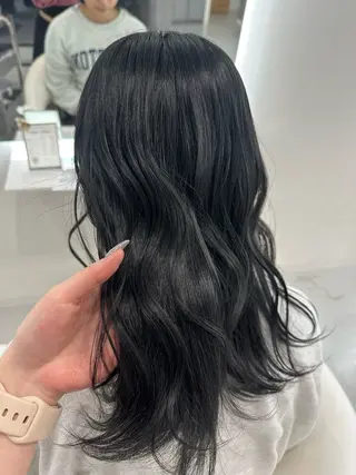 セミロング ならざきつぐみ /天王寺/ハイトーンのヘアスタイル