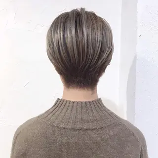 ショート カラー 藤井 貴美子のヘアスタイル