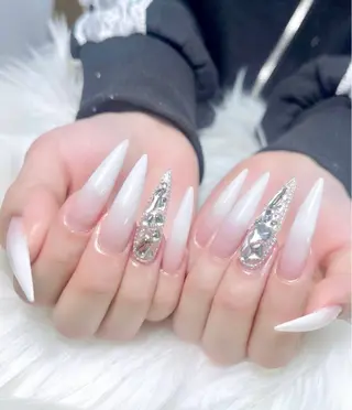 ネイル LEELA NAIL STUDIO所属・LEELA NAIL STUDIOのネイルデザイン