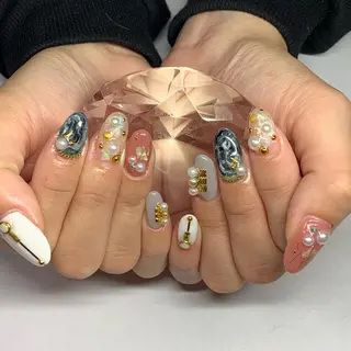 ネイル RuxuryNail ／RiAnnaのネイルデザイン