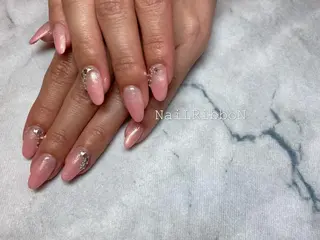 ネイル ネイルリボン 受付スタッフのネイルデザイン