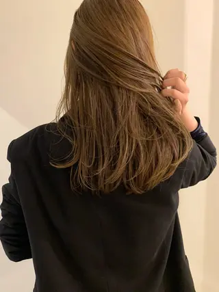 ロング カラー 落合希 Olivebeigeのヘアスタイル