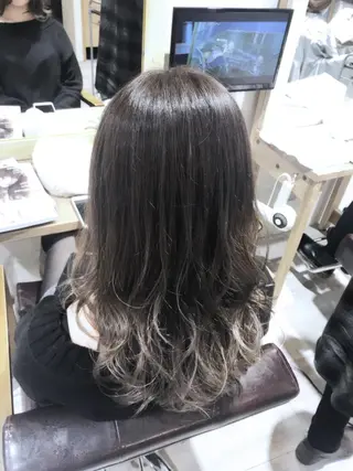 セミロング カラー パーマ ヘアアレンジ メンズ キッズ ネイル マツエク・マツパ バレイヤージュ/ 髪質改善/渡邉悟🌱のヘアスタイル