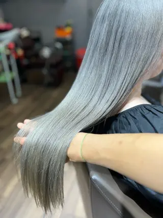 ロング カラー ヘアアレンジ BOB所属・三輪 太一のヘアスタイル