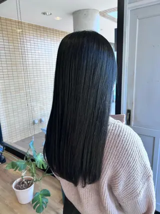 ロング カラー ツキダテ ユイのヘアスタイル