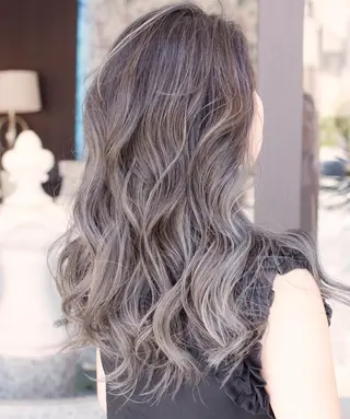 セミロング haretoki 髪質改善サロンのヘアスタイル