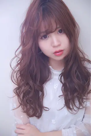 ロング 伊藤 裕貴のヘアスタイル