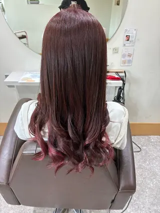 セミロング カラー 佐藤 琴海のヘアスタイル