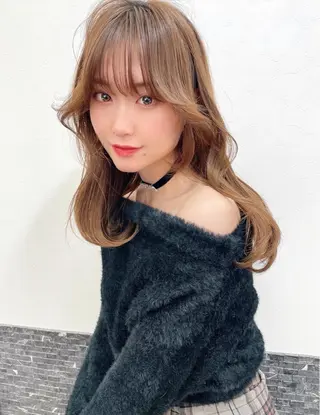 ロング カラー レイヤーカット、 大人可愛い　中村美羅のヘアスタイル