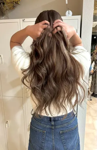 ロング 韓国/透明感 Veluaのヘアスタイル