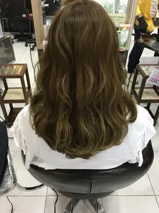 ロング カラー トップスタイリスト 小澤純一のヘアスタイル