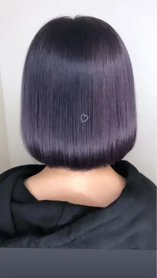 ミディアム カラー ウルフカット／吉村 桃子のヘアスタイル