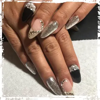 ネイル ECLAT エクラ所属・寺山 千鶴のネイルデザイン