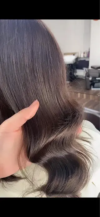 セミロング カラー 🌟🍒ハイトーン 韓国ヘア/ユウミのヘアスタイル