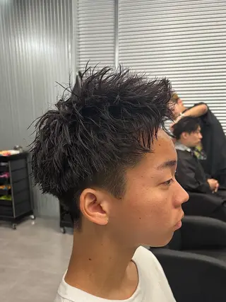 ショート パーマ メンズ 波巻き/ツイスパ/ 短髪/鈴木俊也のヘアスタイル