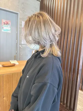 セミロング カラー 具志 正太のヘアスタイル