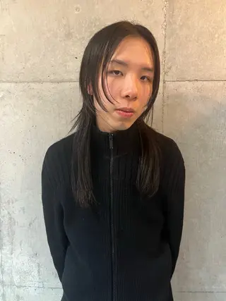 ミディアム レイヤーカット\ウル フ　chinatsuのヘアスタイル