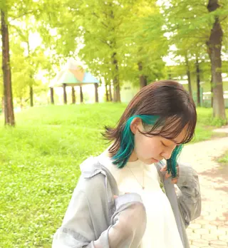 カラー AIconic nagoya所属・縮毛矯正/ レイヤー/ミディアムのヘアスタイル